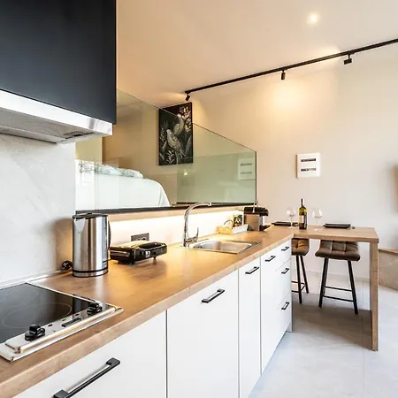 Pathos Seaside Hotel