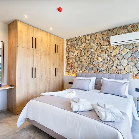 Pathos Seaside Hotel *