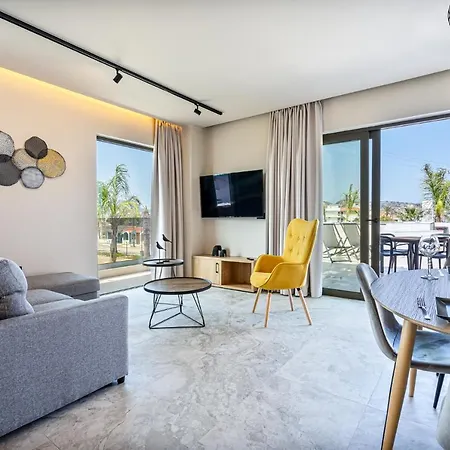 Pathos Seaside Hotell