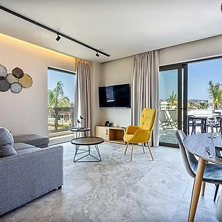 Pathos Seaside Ξενοδοχείο 3*