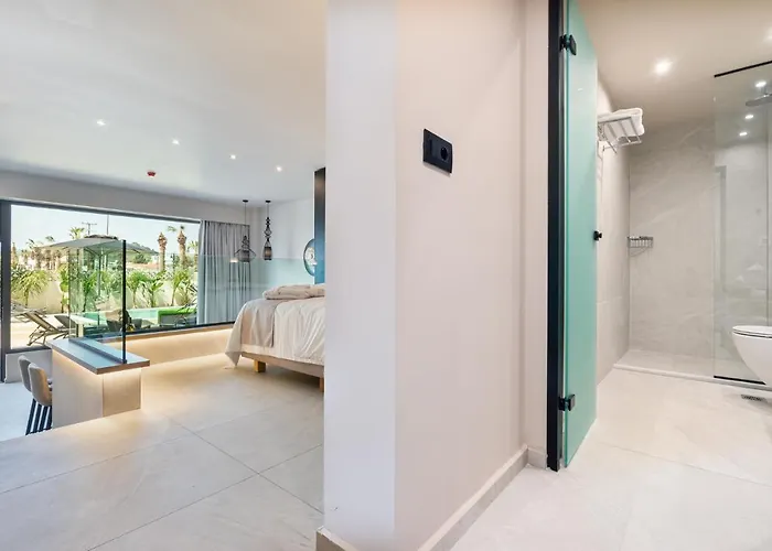 Pathos Seaside 3* Φαληράκι