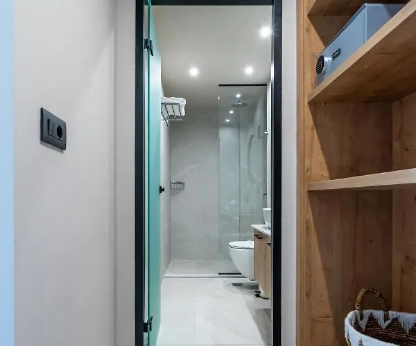 Pathos Seaside Hotel