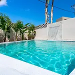 Pathos Seaside Ξενοδοχείο Φαληράκι