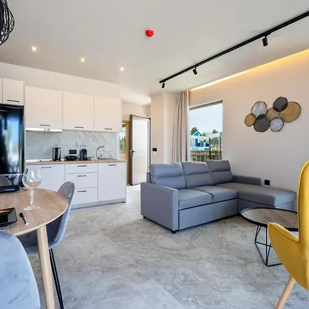 Hotel Pathos Seaside 3*