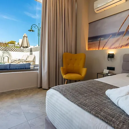 فندق Pathos Seaside