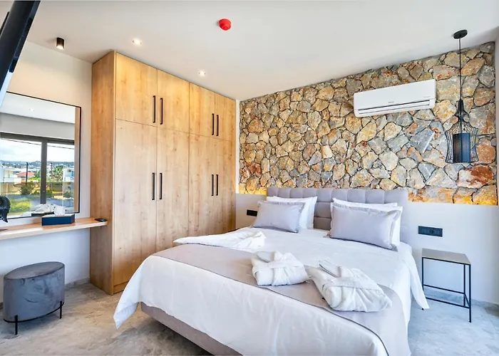 Pathos Seaside Hotel 3*