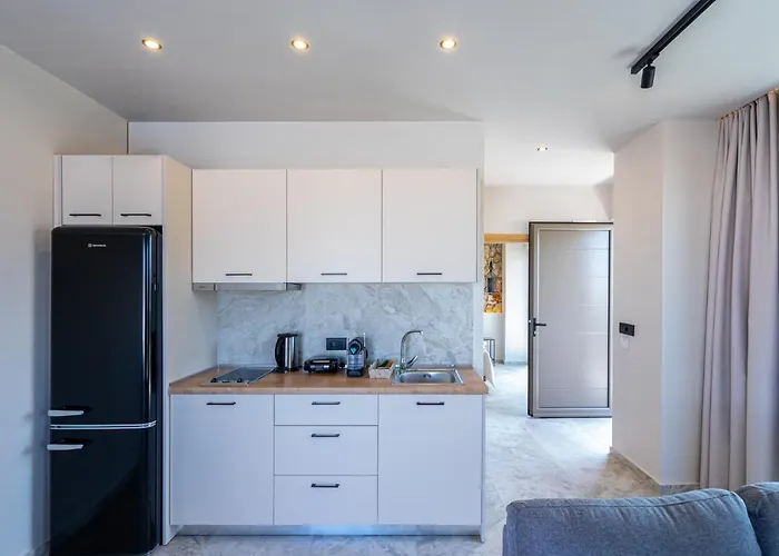 Pathos Seaside 3* فاليراكي