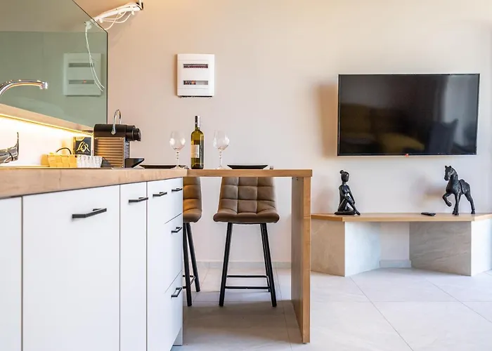 فندق Pathos Seaside فاليراكي